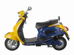 Fiets in de trein-NS scooter